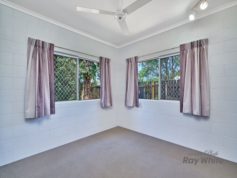 4 Catherine Close, Bentley Park QLD 4869