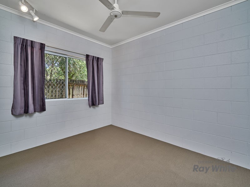 4 Catherine Close, Bentley Park QLD 4869