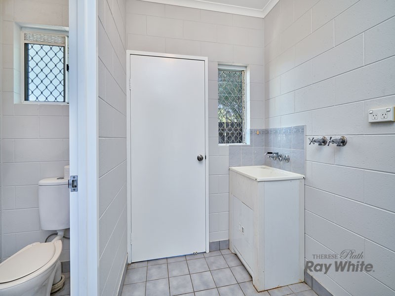 4 Catherine Close, Bentley Park QLD 4869