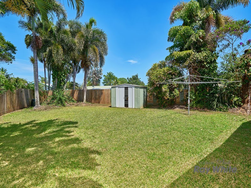 4 Catherine Close, Bentley Park QLD 4869