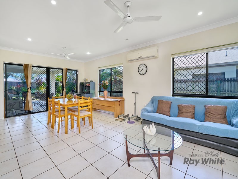 8 Blackwood Place, Bentley Park QLD 4869