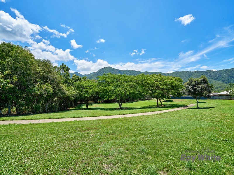 8 Blackwood Place, Bentley Park QLD 4869