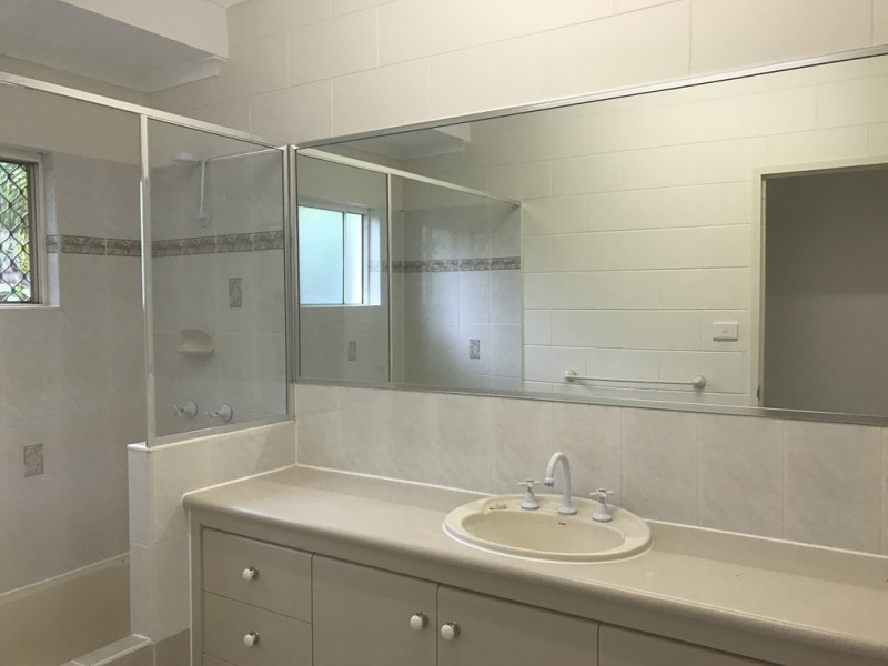 Bentley Park QLD 4869