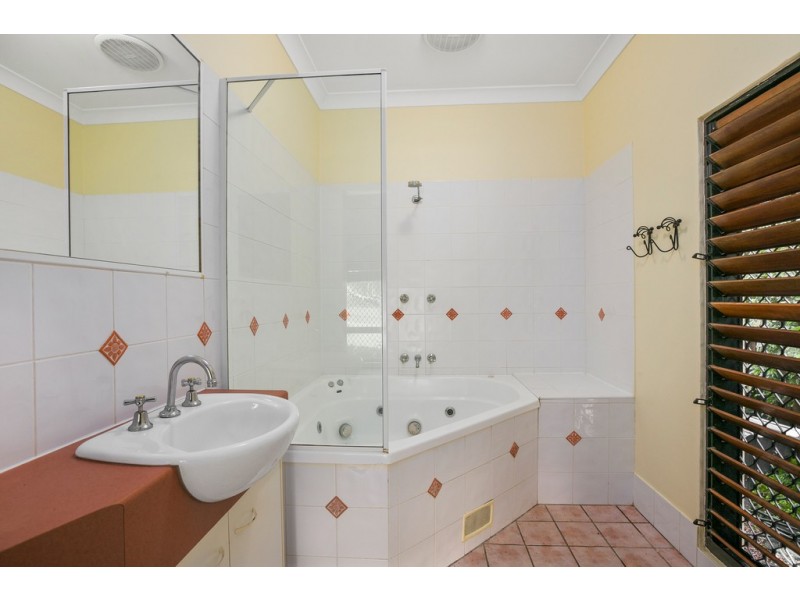 Bentley Park QLD 4869