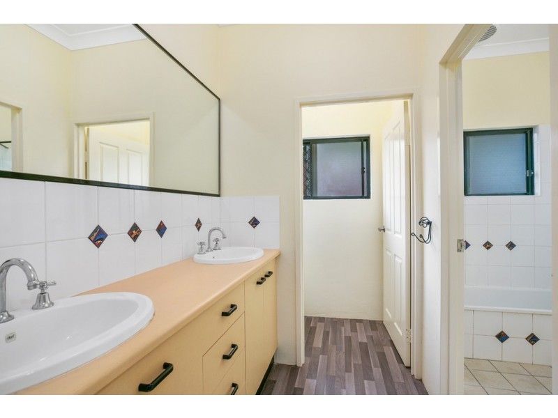 Bentley Park QLD 4869