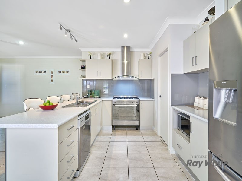 9 Shelbourne Street, Bentley Park QLD 4869