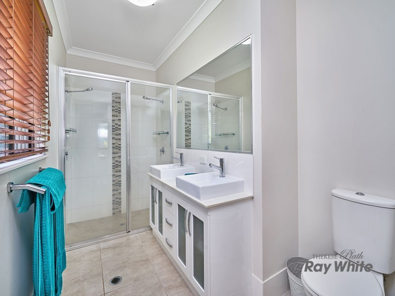 9 Shelbourne Street, Bentley Park QLD 4869
