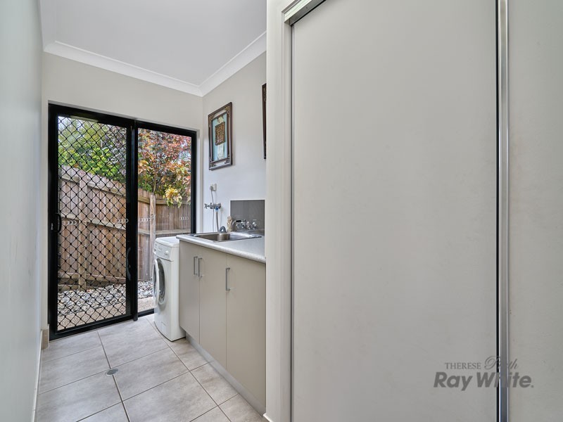9 Shelbourne Street, Bentley Park QLD 4869