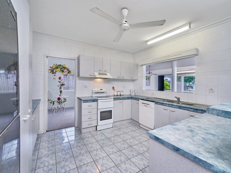 Bentley Park QLD 4869