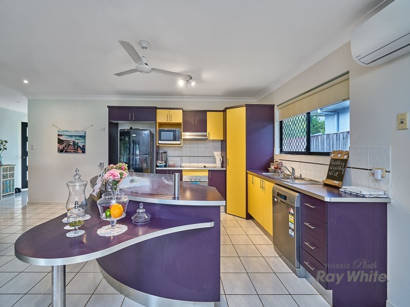 6 Carron Close, Bentley Park QLD 4869