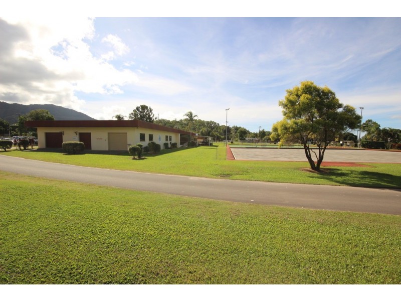 5 Girralong Street, Woree QLD 4868