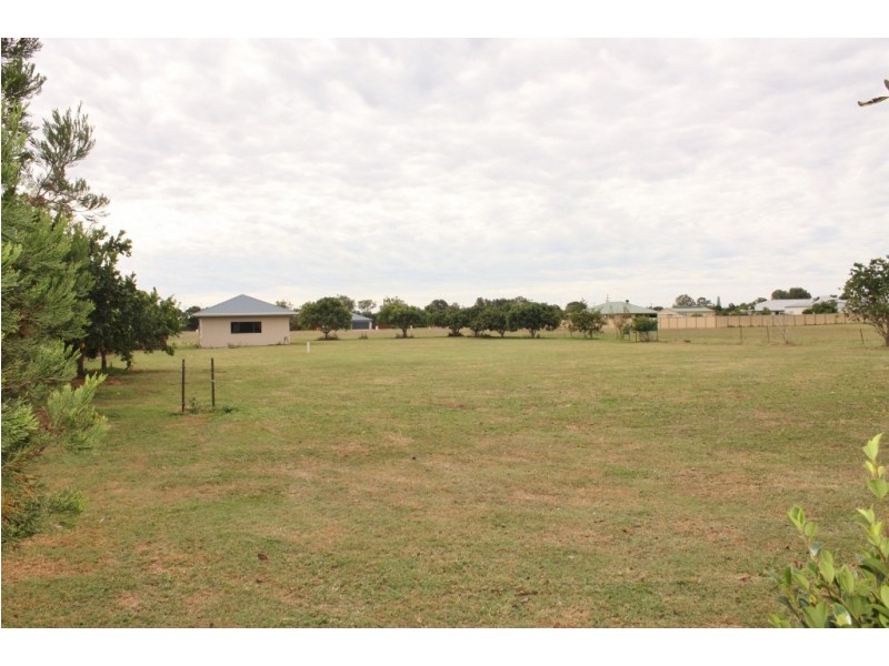 11 Parklands Circuit, Mareeba QLD 4880