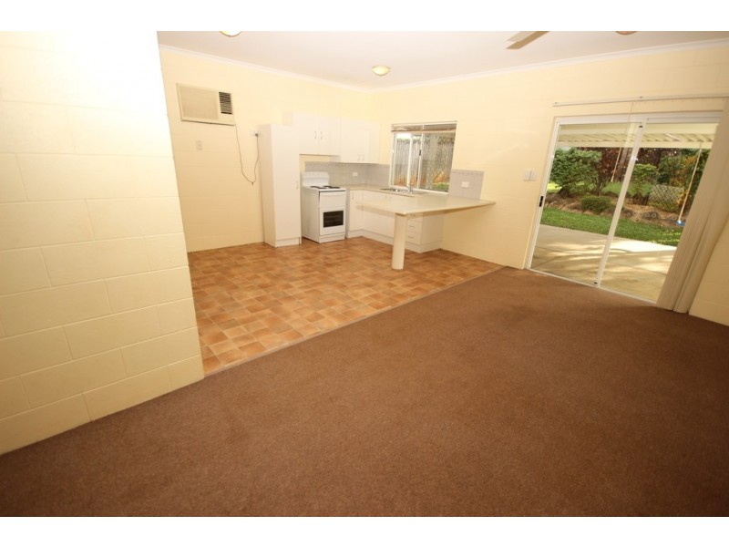 40 Cyperus Drive, Redlynch QLD 4870