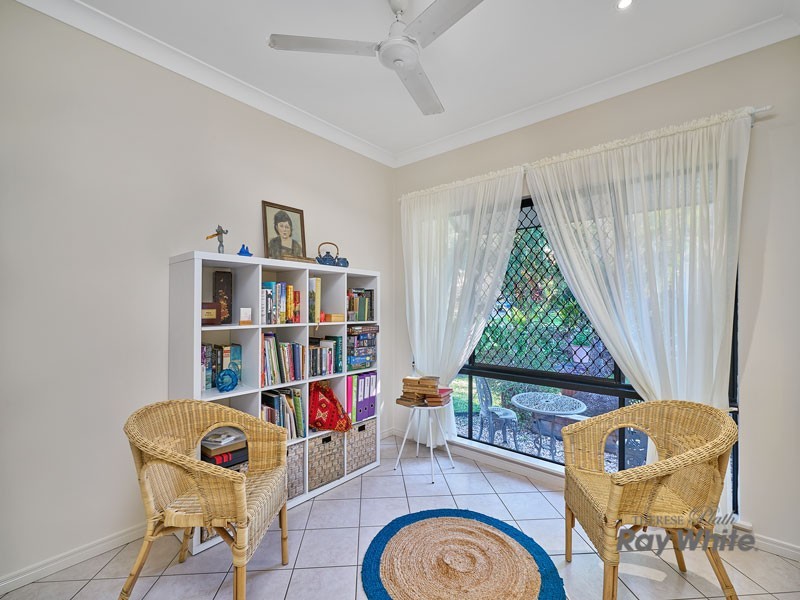 5 Beck Close, Bentley Park QLD 4869