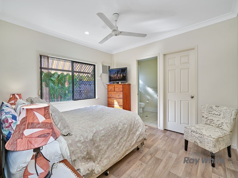 5 Beck Close, Bentley Park QLD 4869