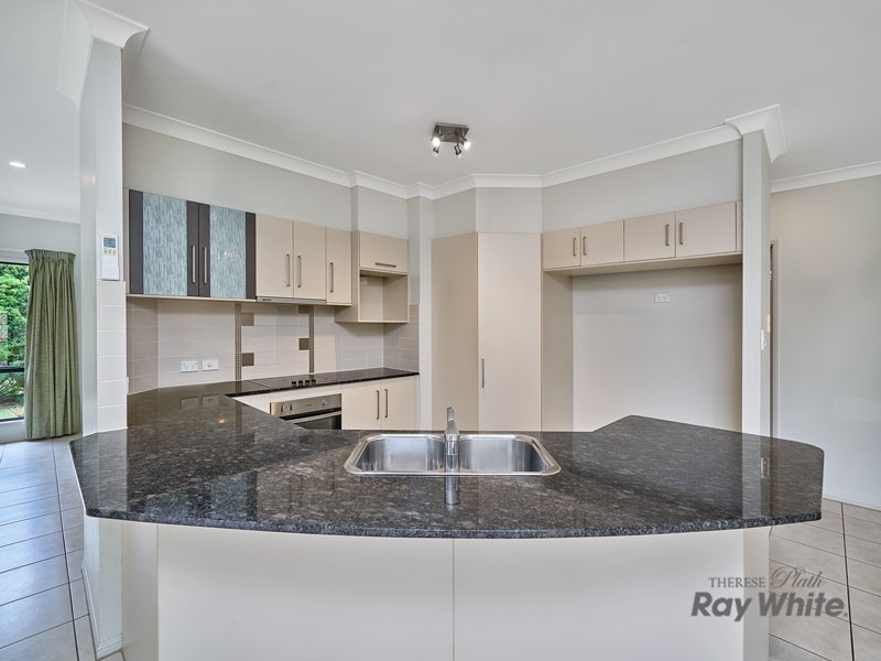 8 Capricorn Street, Bentley Park QLD 4869