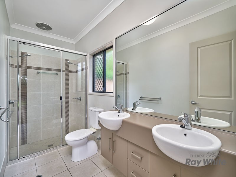 8 Capricorn Street, Bentley Park QLD 4869