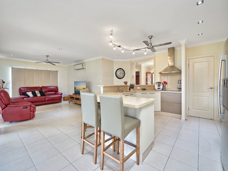 Bentley Park QLD 4869