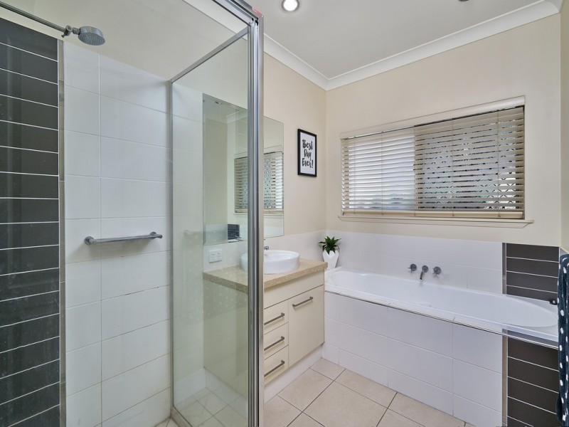 Bentley Park QLD 4869