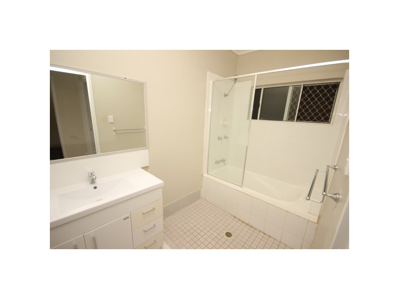 Bentley Park QLD 4869