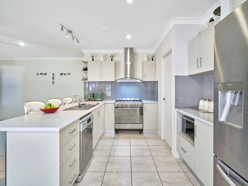 Bentley Park QLD 4869