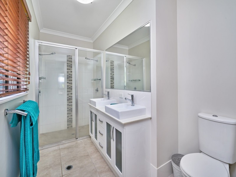 Bentley Park QLD 4869