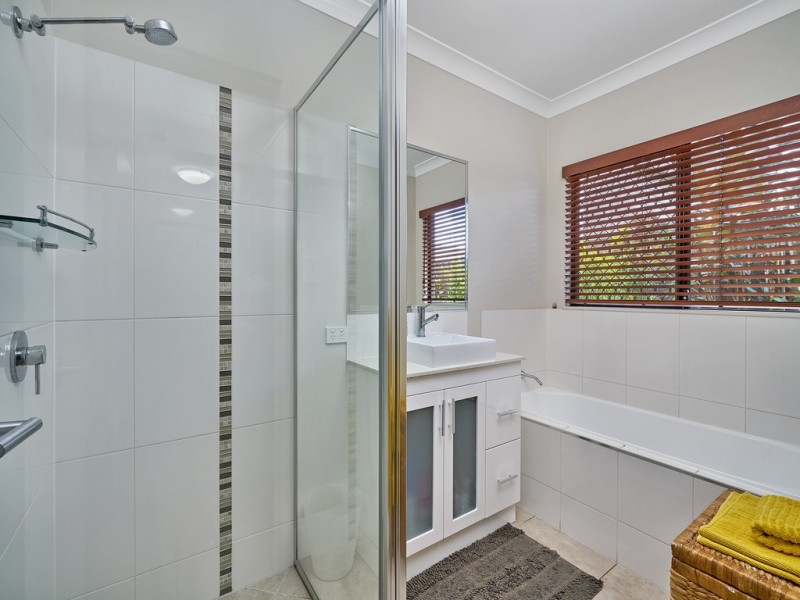 Bentley Park QLD 4869