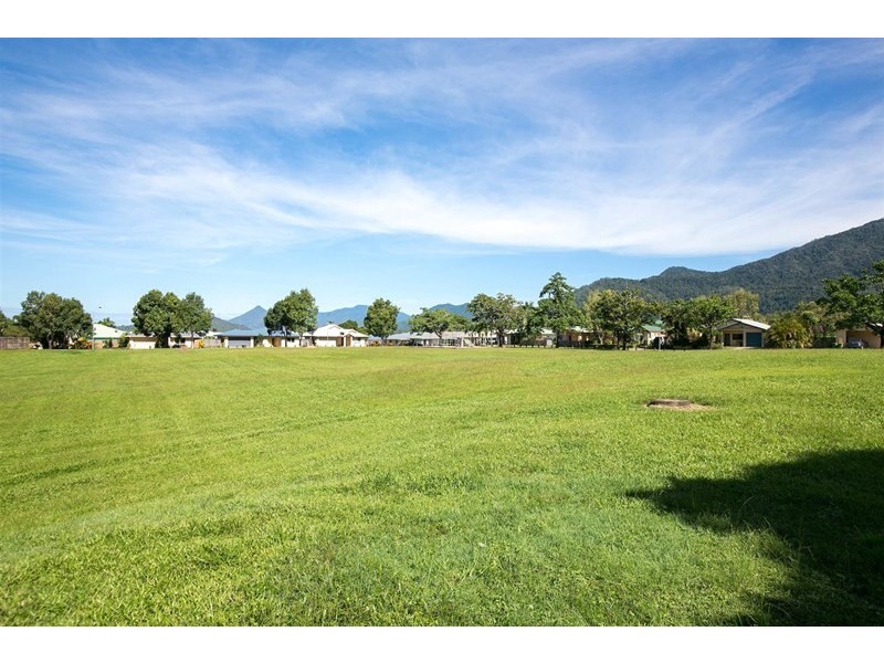 3 Fletcher Court, Bentley Park QLD 4869