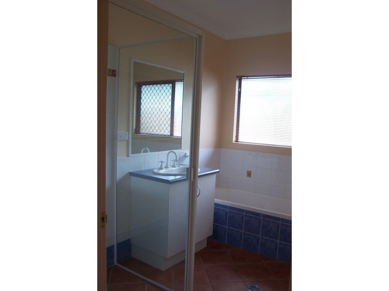 Bentley Park QLD 4869