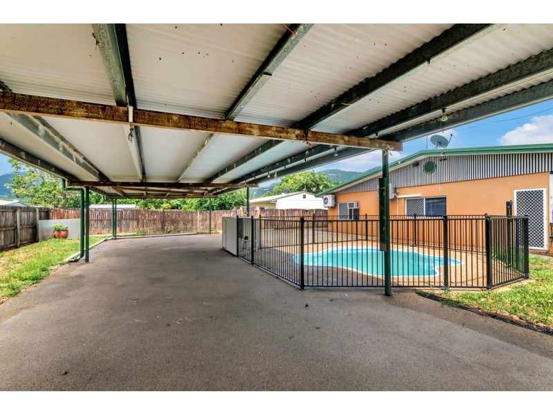 29 Robert Road, Bentley Park QLD 4869