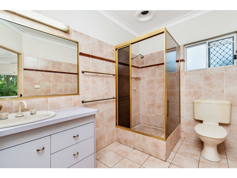 29 Robert Road, Bentley Park QLD 4869