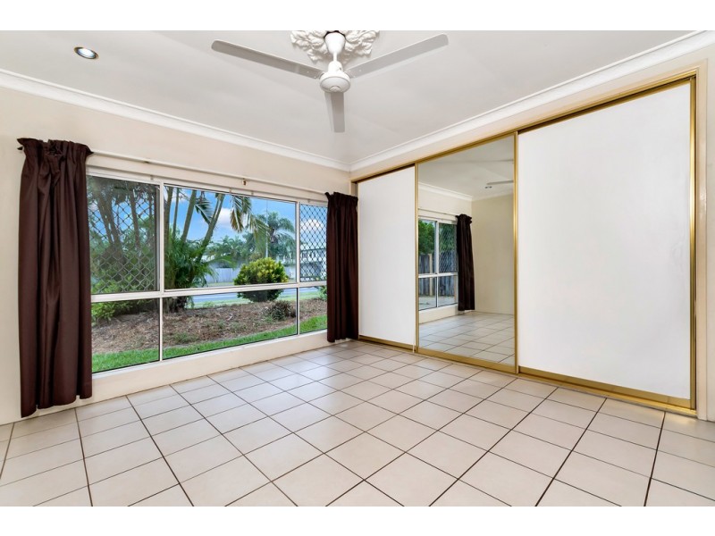 29 Robert Road, Bentley Park QLD 4869