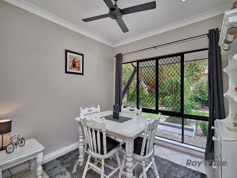5 Beck Close, Bentley Park QLD 4869