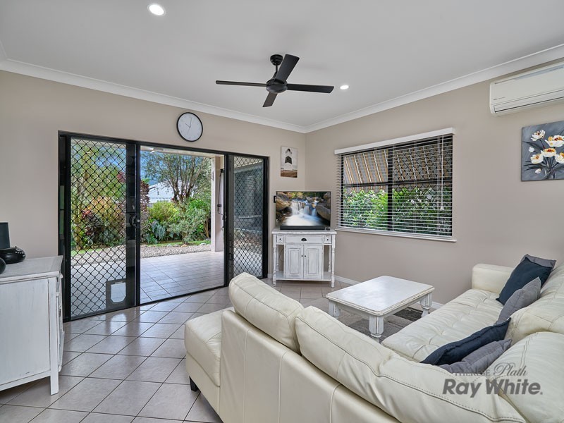 5 Beck Close, Bentley Park QLD 4869