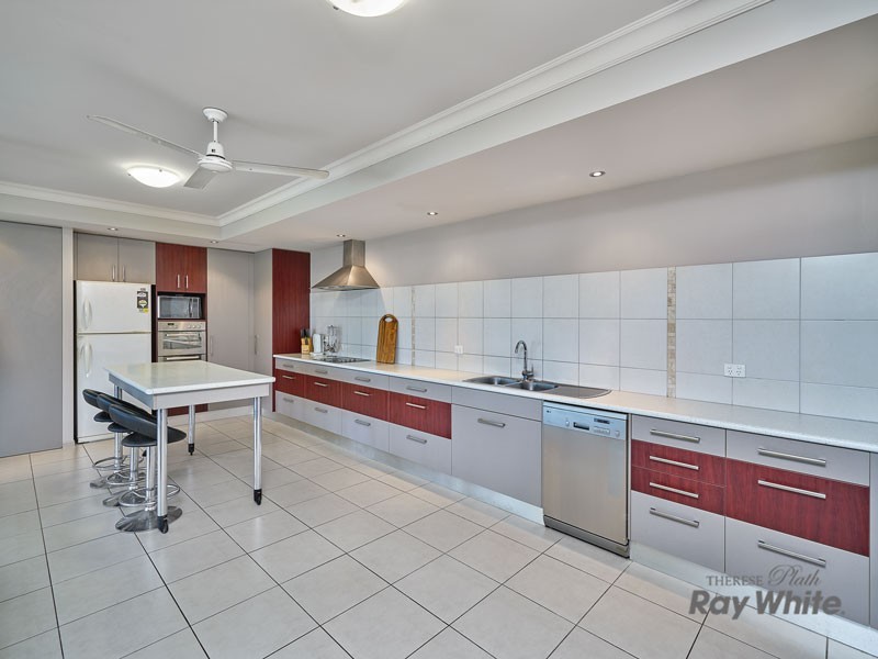 11 Cheyne Cl, Bentley Park QLD 4869