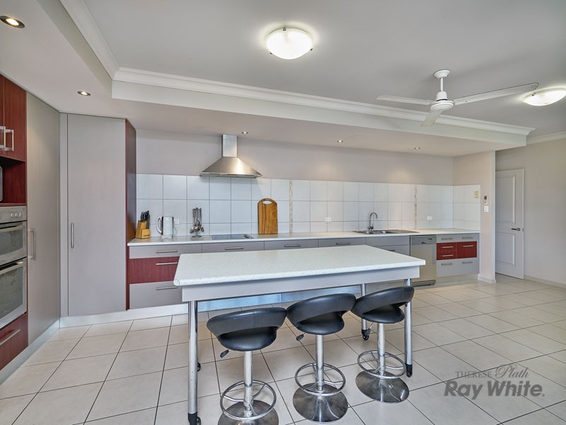 11 Cheyne Cl, Bentley Park QLD 4869