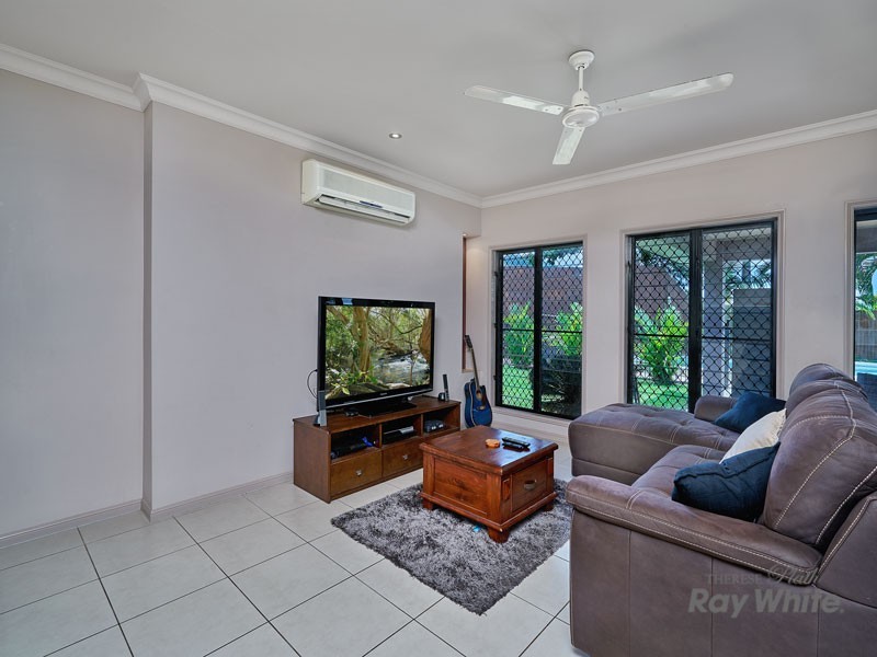 11 Cheyne Cl, Bentley Park QLD 4869