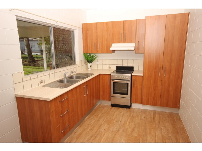 37 Windarra Street, Woree QLD 4868
