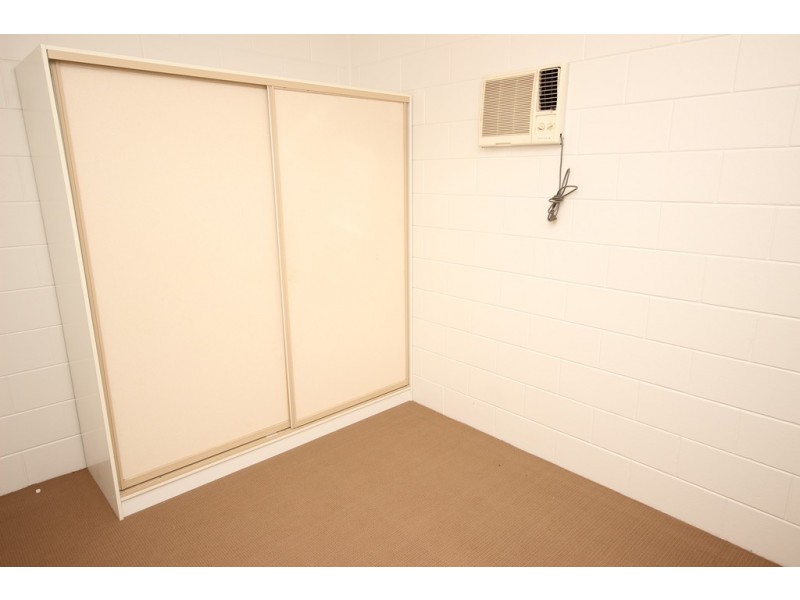 37 Windarra Street, Woree QLD 4868