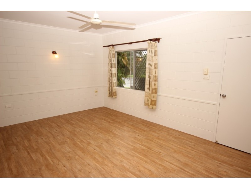 37 Windarra Street, Woree QLD 4868