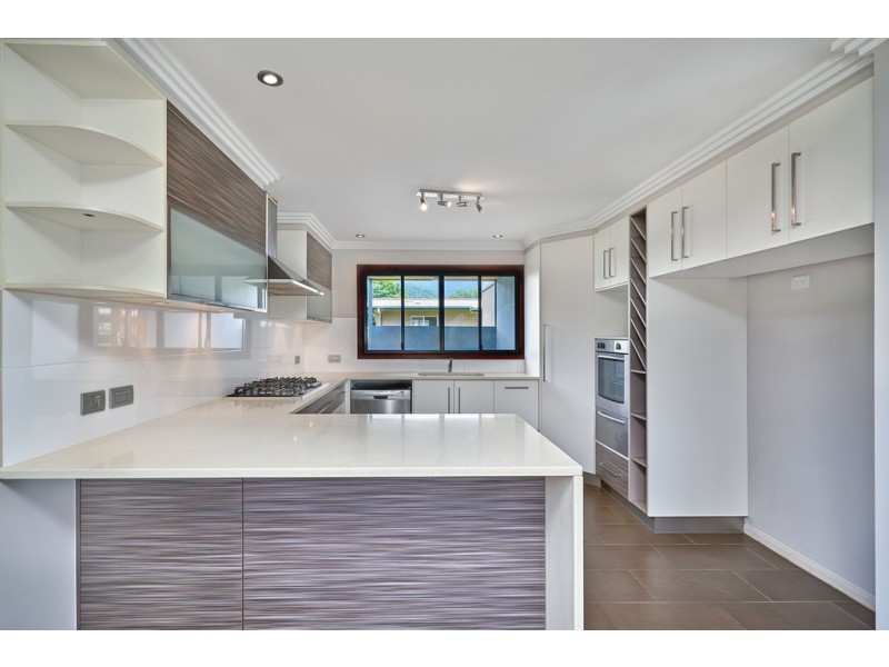 17 Kowinka Street, White Rock QLD 4868