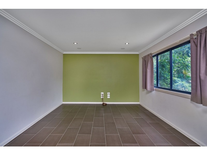 17 Kowinka Street, White Rock QLD 4868