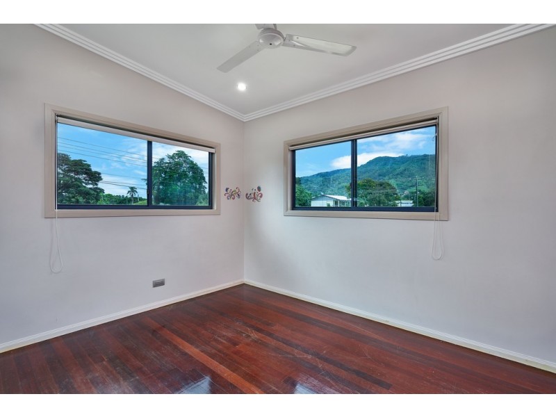 17 Kowinka Street, White Rock QLD 4868