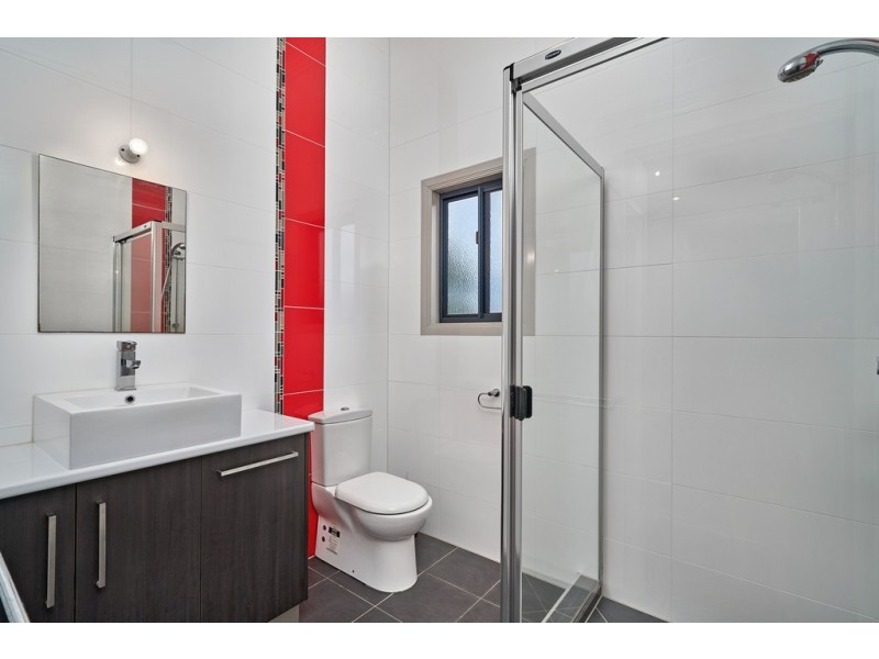 17 Kowinka Street, White Rock QLD 4868