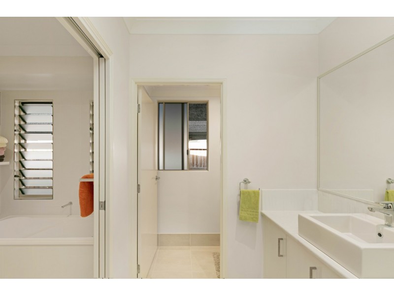 52 Whereat Road, Bentley Park QLD 4869