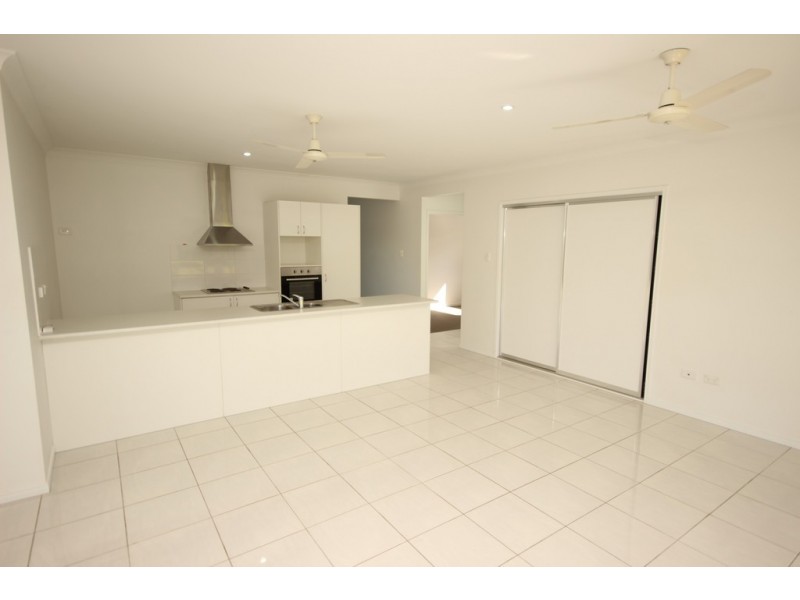 14 Ainscow Drive, Bentley Park QLD 4869