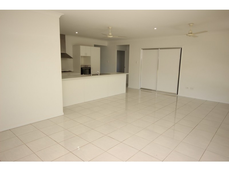 14 Ainscow Drive, Bentley Park QLD 4869