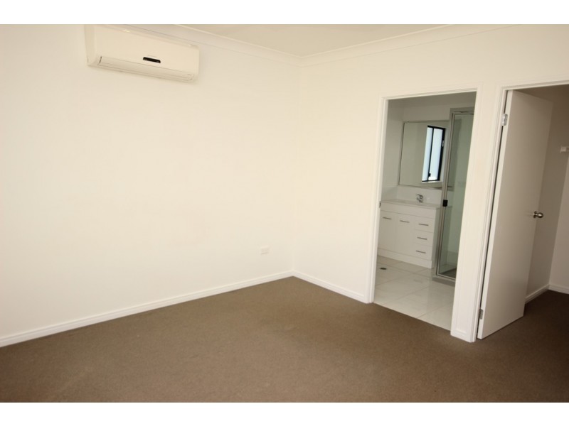 14 Ainscow Drive, Bentley Park QLD 4869