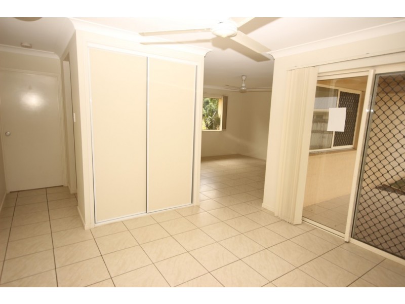 39 Cliffdale Street, Bentley Park QLD 4869