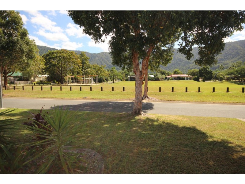 39 Cliffdale Street, Bentley Park QLD 4869